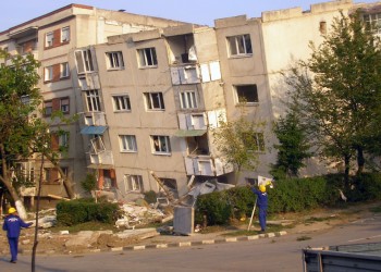 Stăm pe o bombă, iar „Rahova” se poate repeta oriunde oricând în România! Fostul judecător Cristi Danileț a judecat speța de la Zalău, 2007, și afirmă că de vină sunt companiile de gaze pentru că nu respectă contractul de privatizare de acum două decenii care le obligă să înlocuiască conductele de alimentare