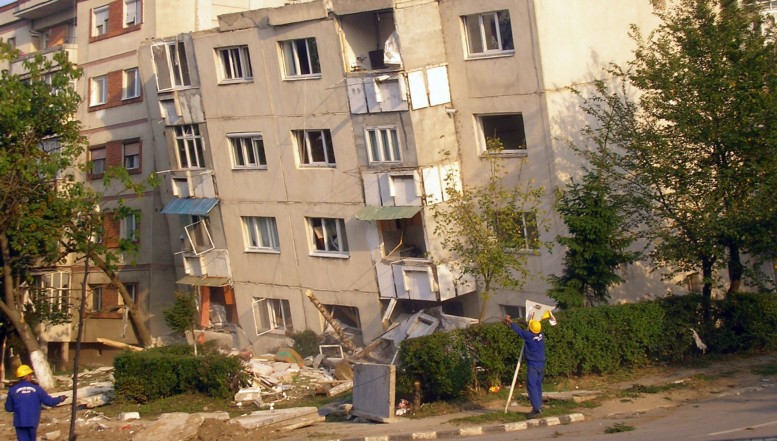 Stăm pe o bombă, iar „Rahova” se poate repeta oriunde oricând în România! Fostul judecător Cristi Danileț a judecat speța de la Zalău, 2007, și afirmă că de vină sunt companiile de gaze pentru că nu respectă contractul de privatizare de acum două decenii care le obligă să înlocuiască conductele de alimentare