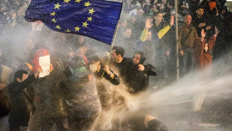 Victorie uriașă a protestatarilor proeuropeni din Georgia. Partidul aflat la putere a anunțat retragerea controversatului proiect al legii „agenților străini”