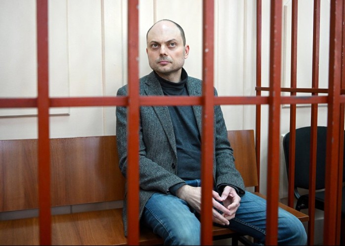 VIDEO. Inevitabilul abominabil s-a produs! Opozantul rus Vladimir Kara-Murza a fost condamnat la 25 de ani de închisoare pentru că a acuzat public că Rusia comite crime de război în Ucraina / El a rămas cu grave probleme de sănătate după ce a fost otrăvit de două ori de Kremlin