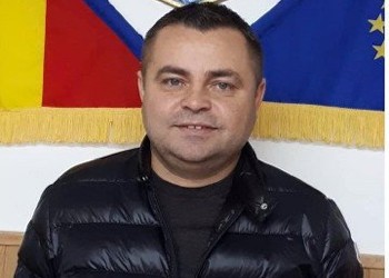 Un preot sărman a fost ales primar din partea PSD și s-a îmbogățit