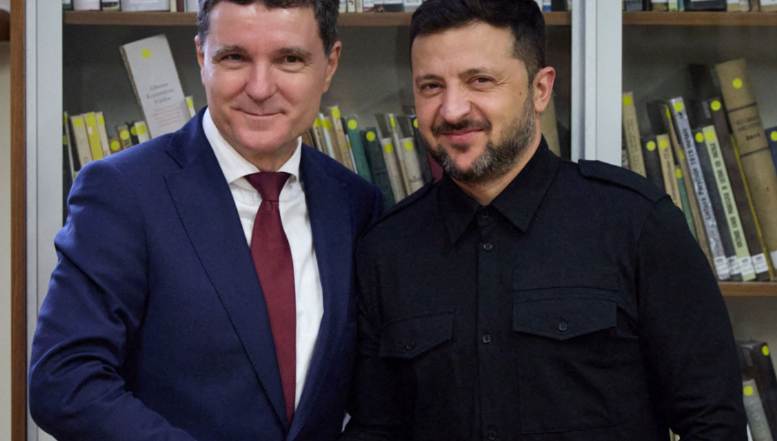 Nicușor Dan trebuie să spună clar ce ajutor a primit Ucraina din partea României, oprind astfel propaganda trompetelor suveraniste care mint că deficitul bugetar are legătură cu sportul pentru Kiev. Consultant politic: „E important ca publicul să înțeleagă că toate ajutoarele însumate nu sunt decât un procent ridicol din deficitul bugetar”