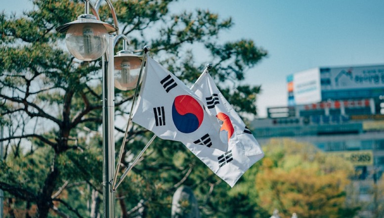 Guvernul sud-coreean anunță că intenționează să mărească săptămâna de lucru de la 52 la 69 de ore. Ceea ce ar însemna și creșterea săptămânii de lucru la 6 zile