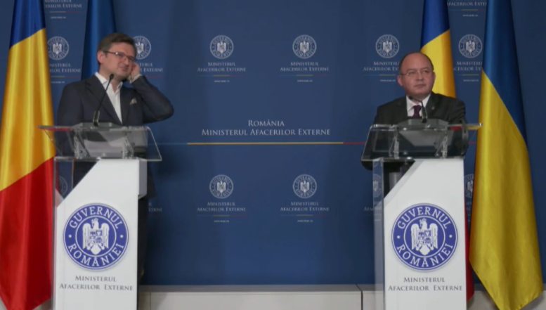 VIDEO. Ministrul de Externe din Ucraina, cuvinte de laudă la adresa României. „Politica României, începând cu 24 februarie, este una inteligentă!” / „Și-a arătat adevărata faţă, o faţă de prieten. Nu vom uita niciodată!" / Ministrul Aurescu a evitat să precizeze dacă Bucureștiul ajută Kievul cu avioane și arme / Kuleba: „Nu spunem ce primim și de unde primim”