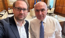 Dominic Fritz acuză televiziunile de manipulare și respinge categoric ideea unor negocieri secrete cu PSD. „Nu vom mai face parte dintr-un guvern cu PSD. Nu există niciun fel de negocieri subterane despre asta”