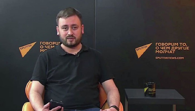 Amenințarea AGENȚILOR Sputnik. Un redactor șef al rețelei propagandistice putiniste a fost ARESTAT pe aeroportul din Vilnius 