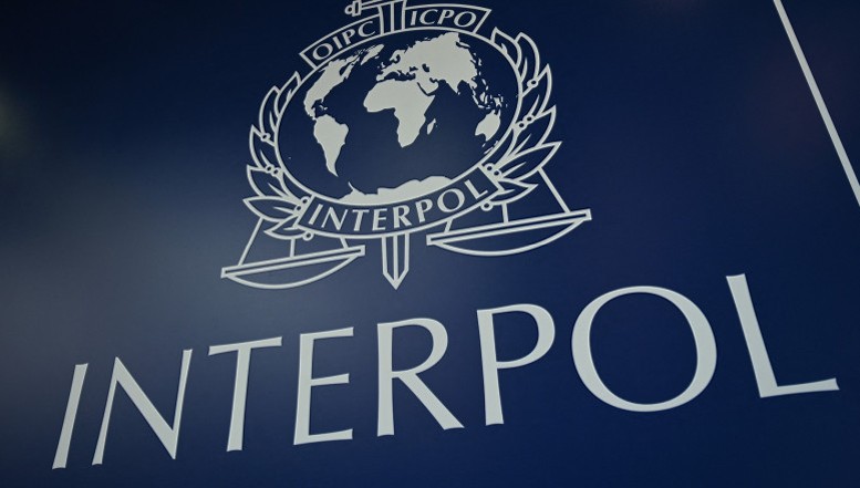 Avertismentul unui înalt oficial din Interpol: războiul din Ucraina va crea grupuri de infractori mai bine înarmați și mai nemiloși decât în prezent