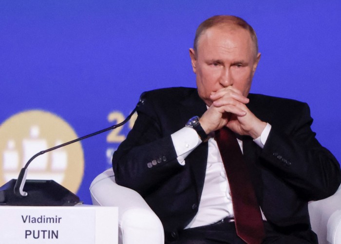 Rusia are acum studii masterale pentru ocolirea sancțiunilor internaționale. Cum pregătește Rusia specialiști pentru o lungă perioadă de izolare internațională