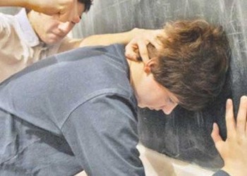 SOS învățământul: copil bătut cu SCAUNUL de un profesor! Cristina Tunegaru: ”Actul didactic trebuie să devină PUBLIC!”