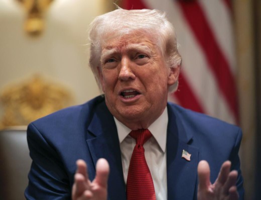 Val de amenințări din partea lui Donald Trump la adresa aliaților europeni care ezită să se alăture Statelor Unite pentru deblocarea Strâmtorii Ormuz. Liderul american a avertizat că va opri livrarea de arme către Ucraina și chiar că va retrage SUA din NATO. Mark Rutter merge de urgență la Washington