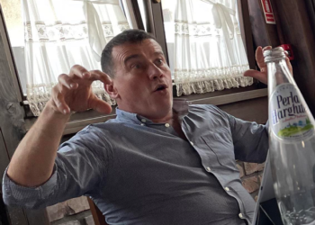 Fostul director al Teatrului Național din Târgu Mureș Gáspárik Attila îl descrie în termeni duri pe ministrul demisionar al Culturii, András Demeter: „derbedeu cu nume maghiar” și „mincinos” / „După 11 ani în funcția de manager general al Teatrul Național Târgu-Mureș, mi-am dat demisia și din cauza minciunilor sale”