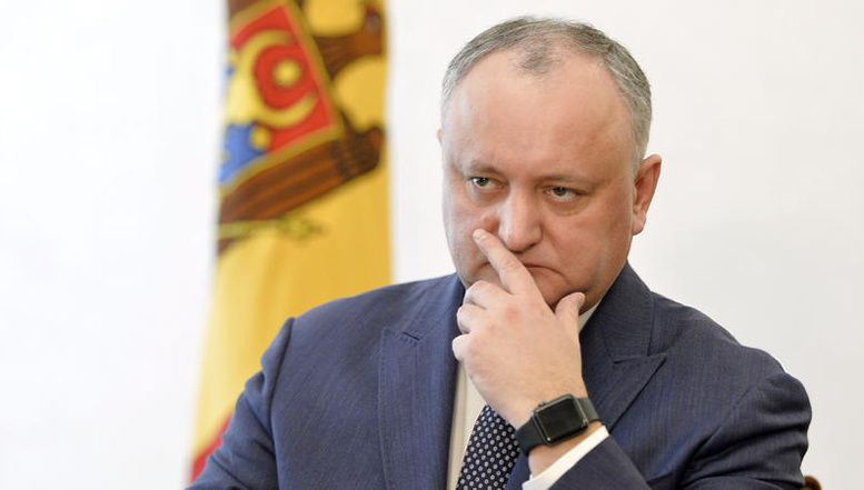 Apel către electoratul din R. Moldova: NU îl votați pe gândacul de bălegar Dodon, rusofilul corupt care a înmormântat speranțele a milioane de oameni!