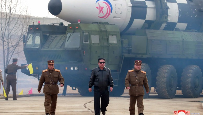 Coreea de Nord confirmă testarea celei mai mari rachete ICBM și promite că se pregătește pentru o confruntare "de lungă durată" cu SUA