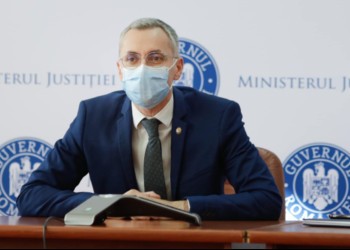 VIDEO Stelian Ion încalcă, senin, legea. Justificarea aberantă găsită de ministrul Justiției