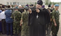 Biserica teroristă și FSB-istă a Rusiei organizează concursuri de tras cu pușca-automată și de aruncat grenade. Câștigătorii au primit titlul de ”Sfinți Războinici”
