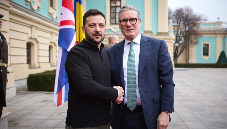 Premierul britanic Keir Starmer declară că este gata să trimită trupe în Ucraina pentru asigurarea unei „păci durabile” / El a subliniat că drumul Ucrainei către aderarea la NATO este „ireversibil”