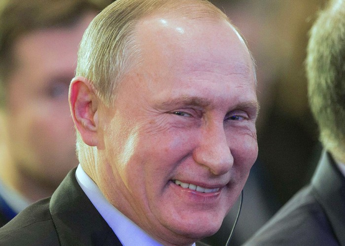 Negocierile dintre democrații și republicanii americani întârzie sancțiunile împotriva lui Putin: Rusia, pedepsită înainte sau după invazie?