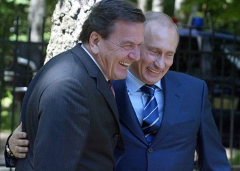 Uniunea Europeană și Kievul au respins propunerea Rusiei de a-l desemna pe fostul cancelar Gerhard Schröder drept negociator, din partea Europei, în cadrul discuțiilor de pace / Kaja Kallas: „Putin dorește, de fapt, să se afle de ambele părți ale mesei”