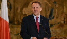 Propunerea ministrului Sikorski ca Polonia și România să doboare țintele rusești care zboară în proximitate, respectiv în spațiul aerian al Ucrainei, a stârnit controverse la Varșovia. Clarificările formulate de Ministerul de Externe al Poloniei / Opoziția exprimată de un oficial din cadrul Ministerului polonez al Apărării