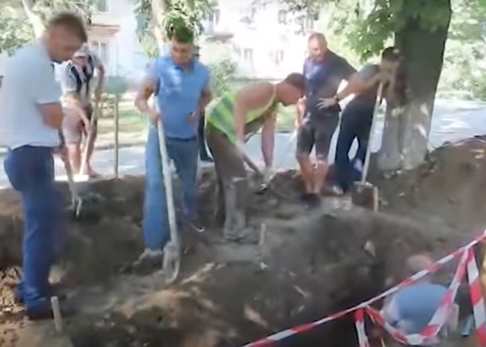 VIDEO: Electoratul AUR și PSD proliferează în Rusia! Arheologii din Rostov, atacați de localnicii care i-au confundat cu inginerii de sisteme 5G