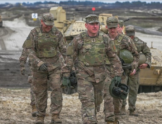 Pentagonul a anulat brusc detașarea a peste 4000 de soldați americani în Polonia. Nu este clar despre ce ar putea fi vorba. În același timp, un sondaj de amploare relevă că, dintre statele europene, doar Polonia și România susțin prezența bazelor americane pe teritoriul lor