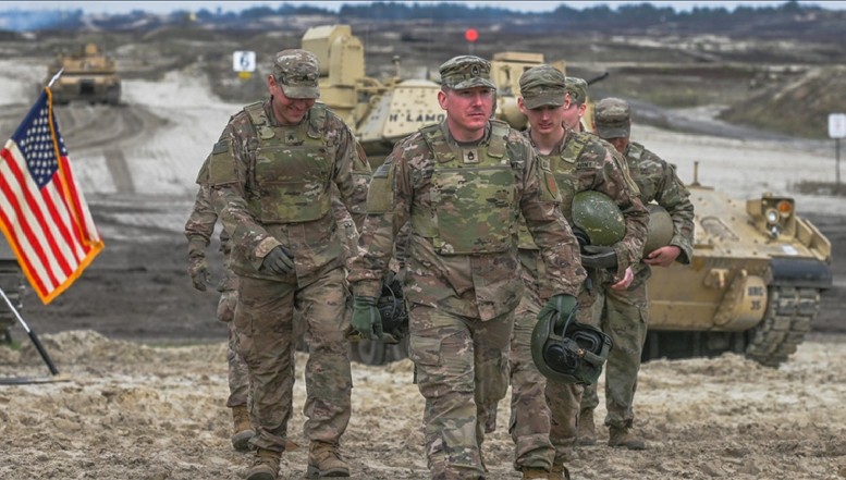 Pentagonul a anulat brusc detașarea a peste 4000 de soldați americani în Polonia. Nu este clar despre ce ar putea fi vorba. În același timp, un sondaj de amploare relevă că, dintre statele europene, doar Polonia și România susțin prezența bazelor americane pe teritoriul lor