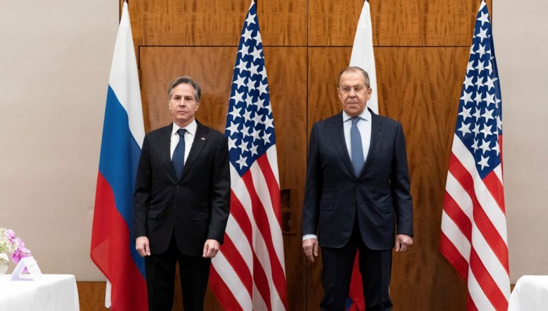 Lavrov, negru de furie, după ce secretarul de stat american Blinken i-a întors spatele la summitul G20 / Ministrul rus a decis să plece din Bali mai devreme, pentru că este întrebat peste tot despre războiul din Ucraina