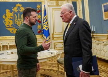 Fostul emisar special al lui Donald Trump pentru Ucraina, Keith Kellogg, are o opinie fermă în ce-l privește pe Vladimir Putin: „E ca Hitler” / „Ar putea opri războiul în cinci minute dacă ar vrea. Dar nu se va mulțumi cu Donbas, chiar dacă Ucraina i-l cedează integral pentru a pune capăt măcelului de pe front”