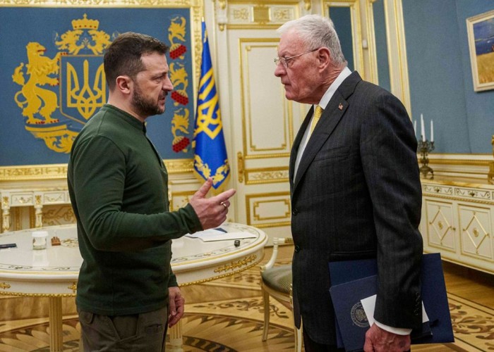 Fostul emisar special al lui Donald Trump pentru Ucraina, Keith Kellogg, are o opinie fermă în ce-l privește pe Vladimir Putin: „E ca Hitler” / „Ar putea opri războiul în cinci minute dacă ar vrea. Dar nu se va mulțumi cu Donbas, chiar dacă Ucraina i-l cedează integral pentru a pune capăt măcelului de pe front”