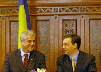 De-a dreptul grețos: pușcăriașul putinist Adrian Năstase, felicitat de românofobul Viktor Orban, care i-a trimis și o ”selecție de vinuri”. Când spunem Ungaria, noi spunem de fapt Rusia