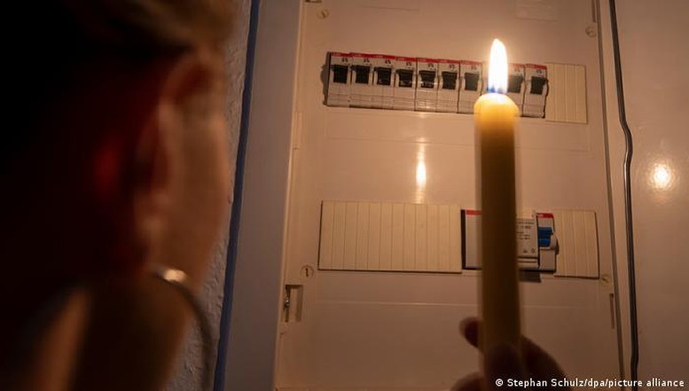 ”Pregătiți lumânările!” Rusia a aruncat R.Moldova într-o criză energetică fără precedent: deficitul e de 50%! Concluziile istoricului Ion Mischevca