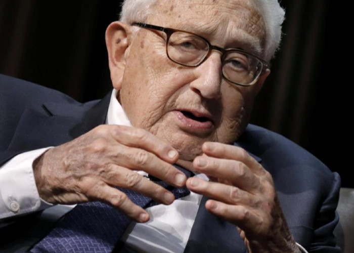 Veteranul diplomației americane Henry Kissinger avertizează: ”Eșecul liderilor ar putea aprinde lumea”/„America și China se îndreaptă tot mai mult către o confruntare armată”