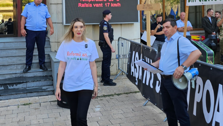 VIDEO. Veniturile fabuloase ale liderului de sindicat care se opune vehement reformelor și restructurării Romsilva / Silviu Geană și soția sa, judecătoare, dețin cinci apartamente în diferite orașe / Diana Buzoianu, lăudată pentru curajul de a se lua „la trântă cu una dintre cele mai corupte companii ale statului român”