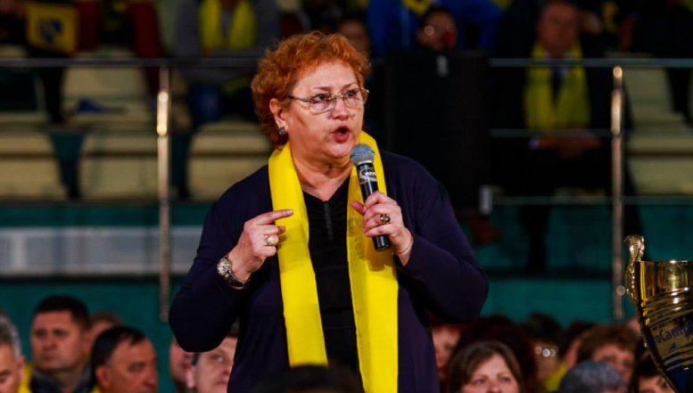 Renate Weber, Avocatul Poporului cu mandat expirat de doi ani, s-a alăturat frăției AUR-PSD-Florin Iordache, atacând la CCR ordonanța referitoare la programul SAFE. „În schimb, Weber nu are nicio problemă cu faptul că mandatul ei s-a încheiat acum doi ani. Cu cât ești mai expirat, cu atât ești mai constituțional!”