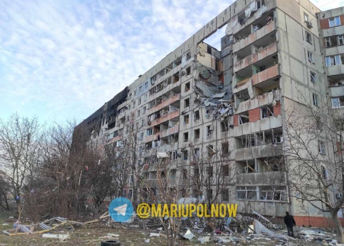 FOTO. Imagini cutremurătoare din orașul-ruină unde morții putrezesc pe străzi, iar viii trăiesc în condiții inumane