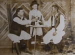 Vara lui 1952. Când partizanul bănățean Dumitru Ișfănuț zis ”Sfârloagă” s-a deghizat în maior de Miliție, bătându-și joc de vânătorii comuniștii din comuna Bozovici, pe care i-a atras într-o ambuscadă. Istorii necunoscute