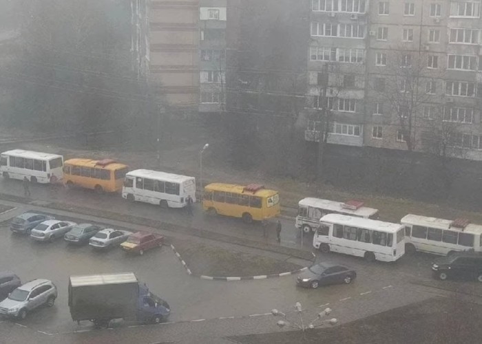 VIDEO. Situația se agravează în estul Ucrainei. Liderii separatiști proruși anunță evacuarea civililor, acuzând Kievul că pregătește un atac / În realitate însă, Vladimir Putin va conduce un amplu exercițiu militar cu rachete despre care Occidentul crede că ar putea fi acoperirea perfectă pentru o invazie