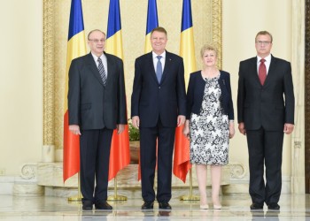 Lăcomia îmbuibaților de la CCR nu are limite: cei trei judecători care își termină mandatul râvnesc la indemnizații uriașe în plin dezastru bugetar. Ei sunt deja beneficiari de pensii speciale colosale