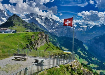 Decizie fără precedent: Elveția respinge extremismul ecologist, refuzând să dea curs unei hotărâri CEDO privind așa-zisa luptă împotriva schimbărilor climatice