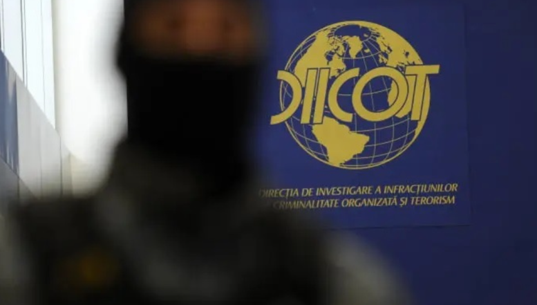Șase persoane au fost reținute de DIICOT pentru trădare! Suspecții ar fi negociat cu Rusia ieșirea României din NATO / În același dosar este cercetat și generalul anti-NATO Radu Theodoru, membru fondator al PRM