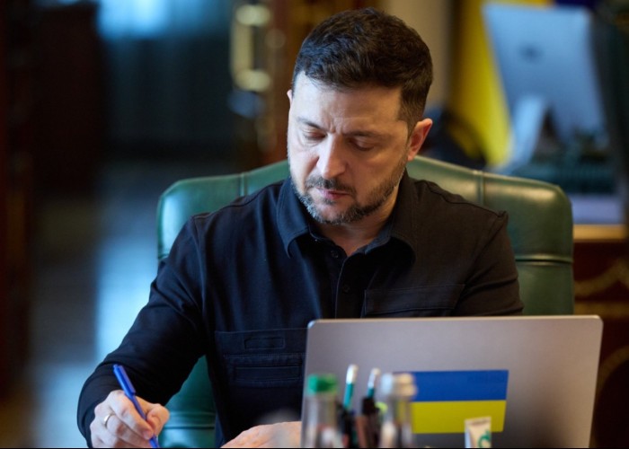 Un deputat ucrainean din opoziție susține că popularitatea președintelui Zelenski a scăzut vertiginos în ultima perioadă, ceea ce îi afectează semnificativ șansele de a fi reales în funcție. Ce date sociologice sunt invocate