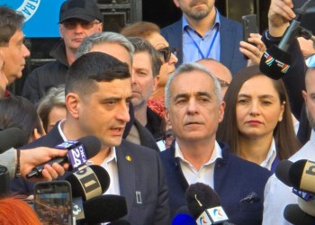 Întâlnire decisivă între rusofilii George Simion și  Călin Georgescu care ar putea recurge la o candidatură în tandem președinte-premier. Cât de mult ar putea cântări la CCR îndemnurile la „jupuire” ale liderului AUR?