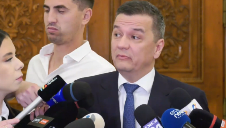VIDEO Sorin Grindeanu îl atacă virulent pe Ilie Bolojan, într-un răspuns pentru cloaca Realitatea TV. Ex-premierul de paie OUG 13 spune că actualul premier seamănă și operează cu metodele lui Călin Georgescu din 2024, apreciind că Ilie Bolojan ar vrea să rămână la Palatul Victoria pe viață