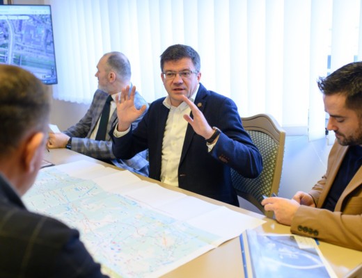 Investigație Reporter de Iași: inculpatul Costel Alexe, președintele CJ Iași, a mers la București cu avionul pentru a-și vizita concubina de zeci de ori, în ultimii doi ani. Și a plătit, fără jenă, biletele de avion și cazarea la hotel din BANII STATULUI!