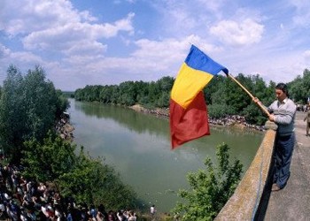 Trei decenii de la Podul de Flori! Pod din Pod se face Rai, adică UNIRE: Basarabia e România!