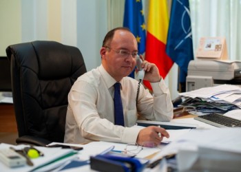 SONDAJ Considerați că Bogdan Aurescu ar trebui demis din funcția de ministru de Externe?