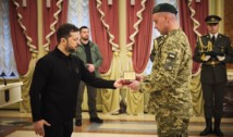 Președintele Zelenski a decorat un detașament al Poliției de Frontieră din Cernăuți care a participat la luptele cu invadatorii ruși pe fronturile din estul Ucrainei