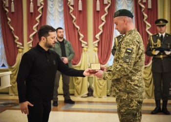 Președintele Zelenski a decorat un detașament al Poliției de Frontieră din Cernăuți care a participat la luptele cu invadatorii ruși pe fronturile din estul Ucrainei
