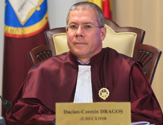 Judecătorul CCR Dacian Dragoș despre încercarea AUR de a-l alunga de la Curtea Constituțională: „Am toate documentele care dovedesc că am o vechime chiar mai mare decât cere legea. Am chiar peste 25 de ani” / Ținta demersului ar fi, de fapt, suspendarea lui Nicușor Dan de la Cotroceni