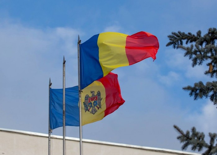 „MERGI LA VOT CÂT ÎNCĂ POȚI!”. Podul.ro îi îndeamnă pe cetățenii moldoveni din România să voteze duminică, în turul doi al alegerilor prezidențiale